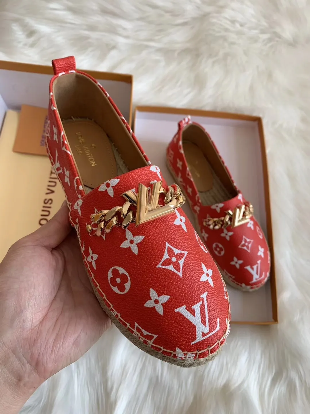 👟👟Ex-factory price 380👟👟 Lvui...Vuitt* on/】...Top purchasing agent, the highest version. Counter 19ss autumn and winter new straw woven women's, men's, mixed material gold thread letter fisherman shoes series, popular single shoes, beautiful on the feet. Purchase the authentic original build 6⃣Female model: sizes 34-41.